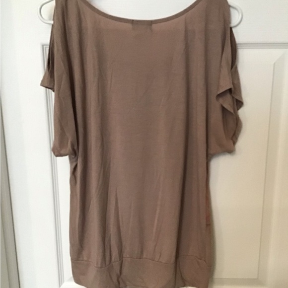 Womens Wet Seal Cold shoulder top - Picture 2 of 4